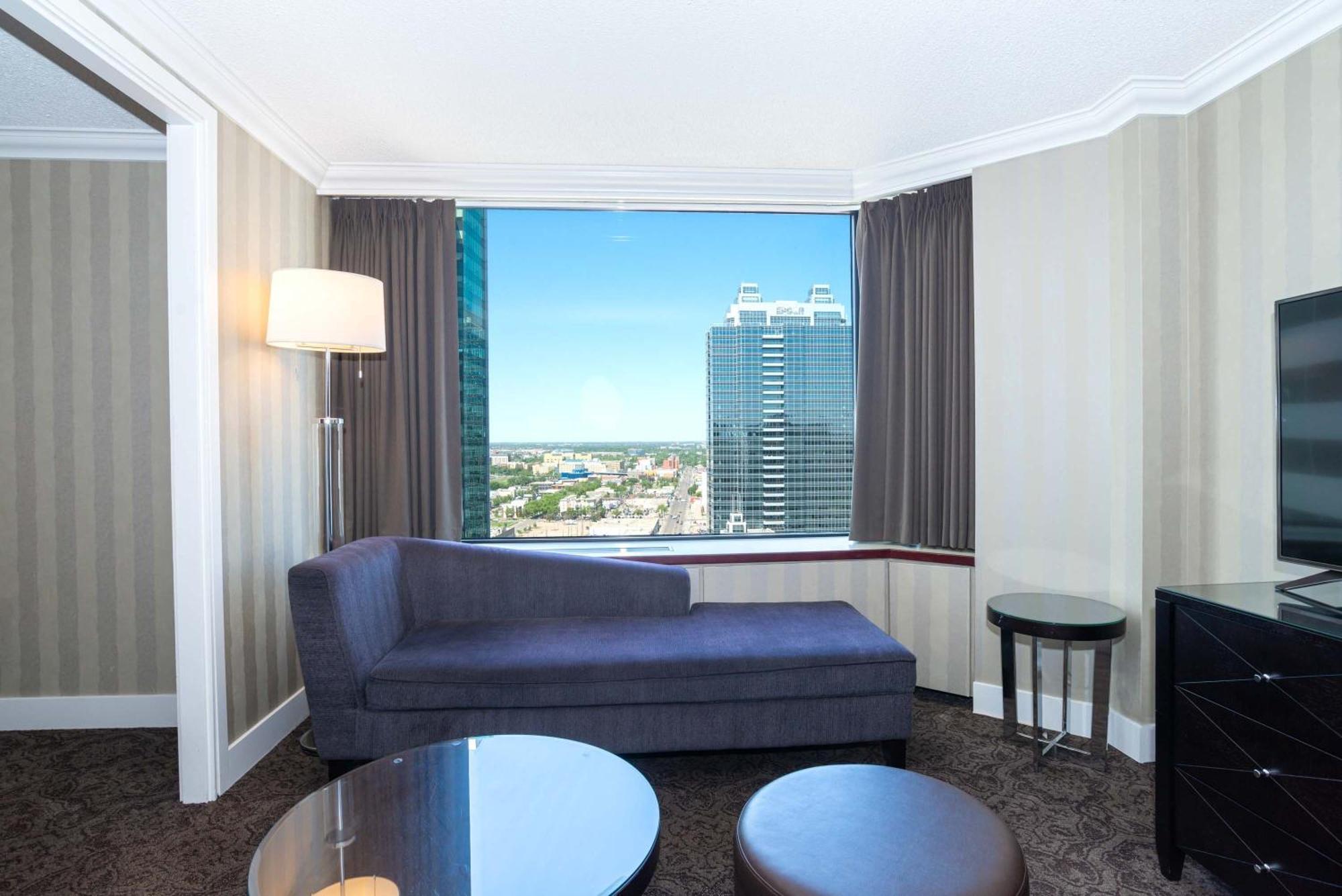 Sandman Signature Edmonton Downtown Hotel Екстериор снимка