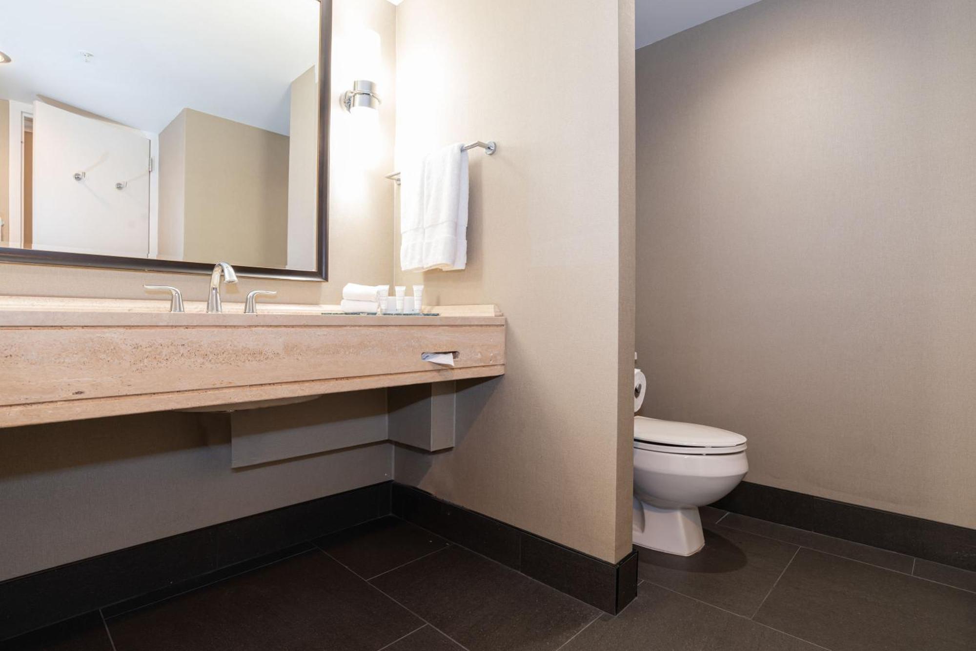 Sandman Signature Edmonton Downtown Hotel Екстериор снимка