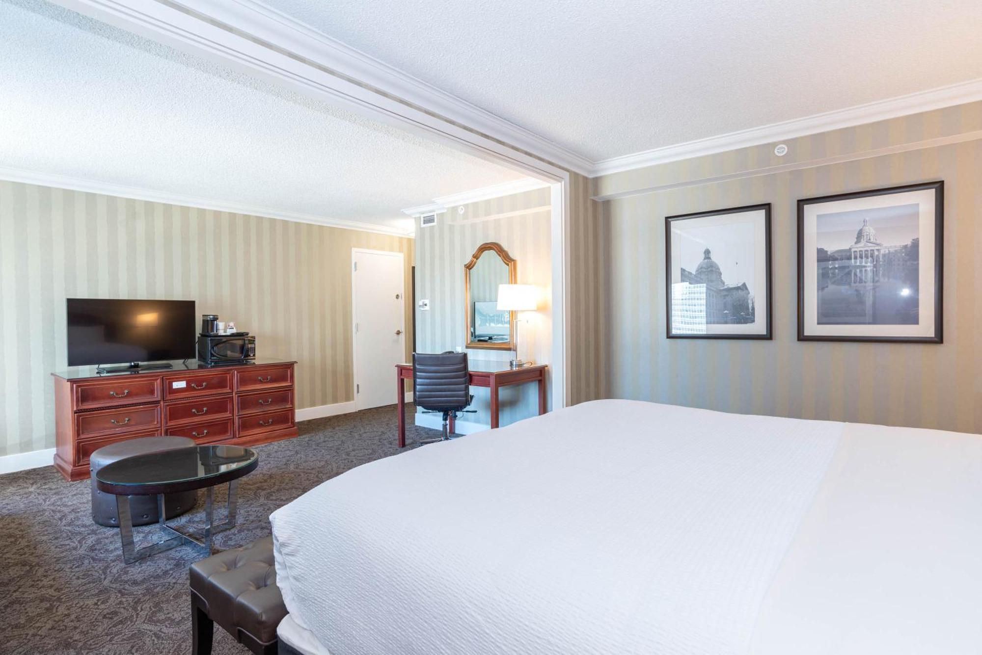 Sandman Signature Edmonton Downtown Hotel Екстериор снимка