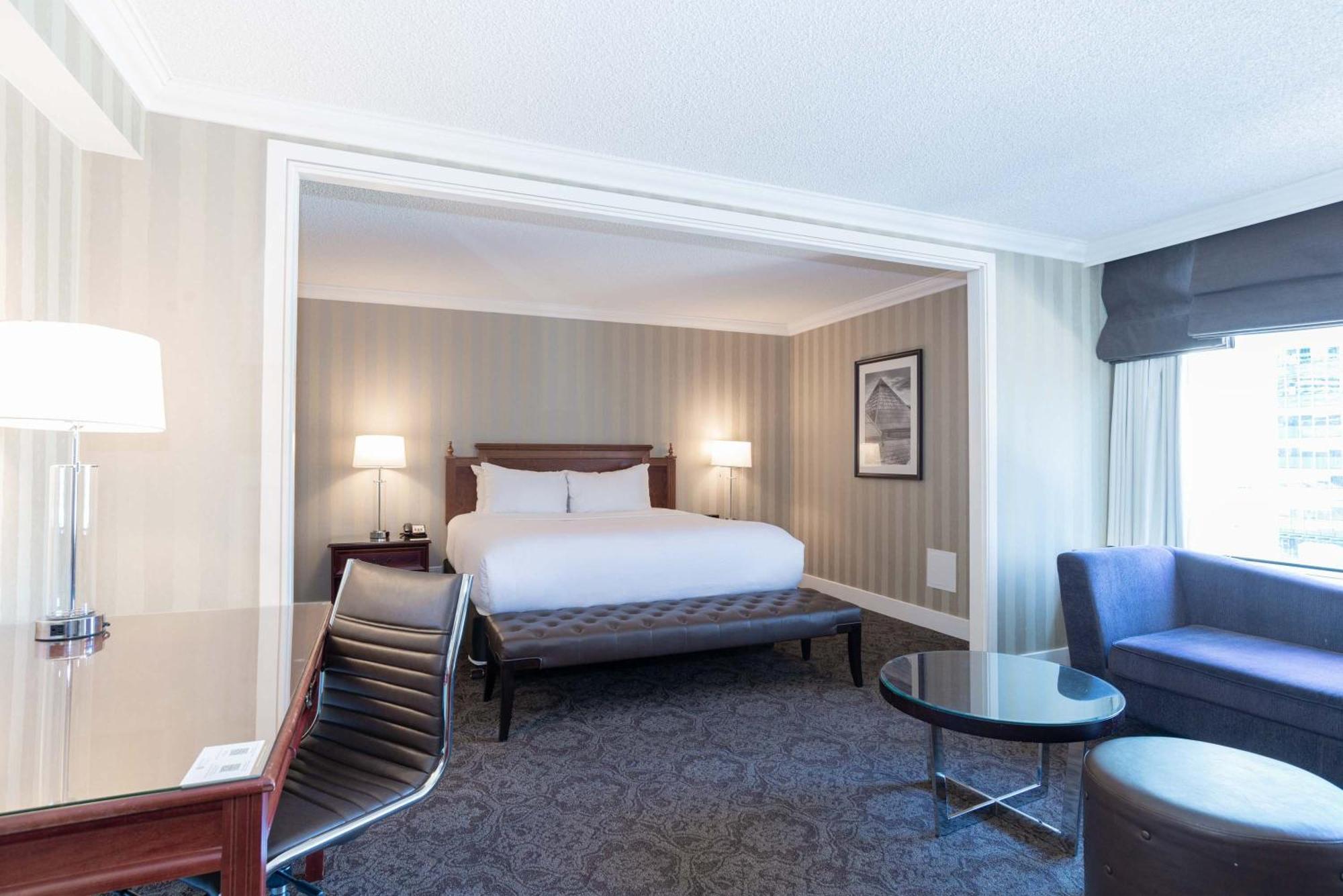 Sandman Signature Edmonton Downtown Hotel Екстериор снимка