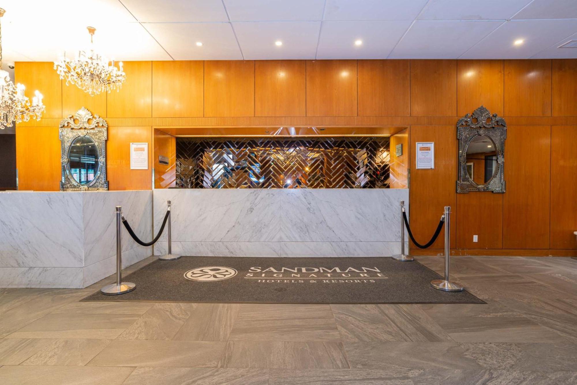 Sandman Signature Edmonton Downtown Hotel Екстериор снимка