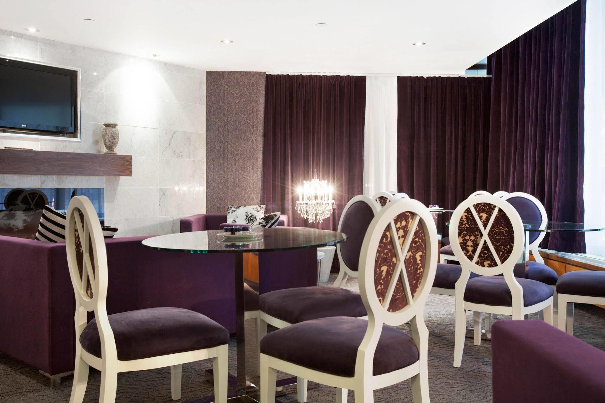 Sandman Signature Edmonton Downtown Hotel Екстериор снимка
