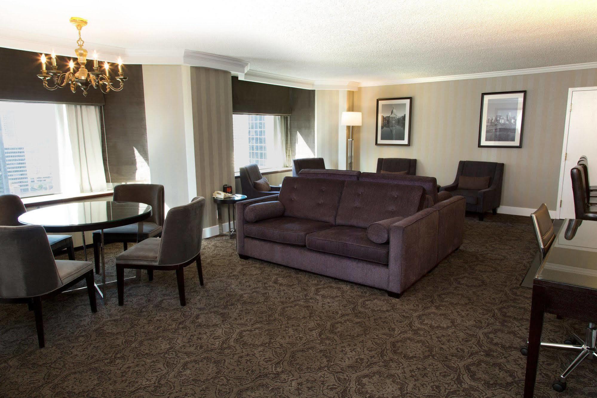 Sandman Signature Edmonton Downtown Hotel Екстериор снимка